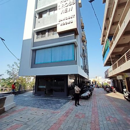Hotel Crossview Palanpur Buitenkant foto