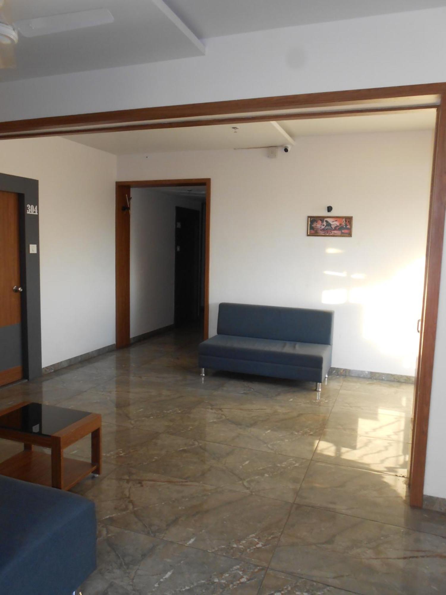 Hotel Crossview Palanpur Buitenkant foto