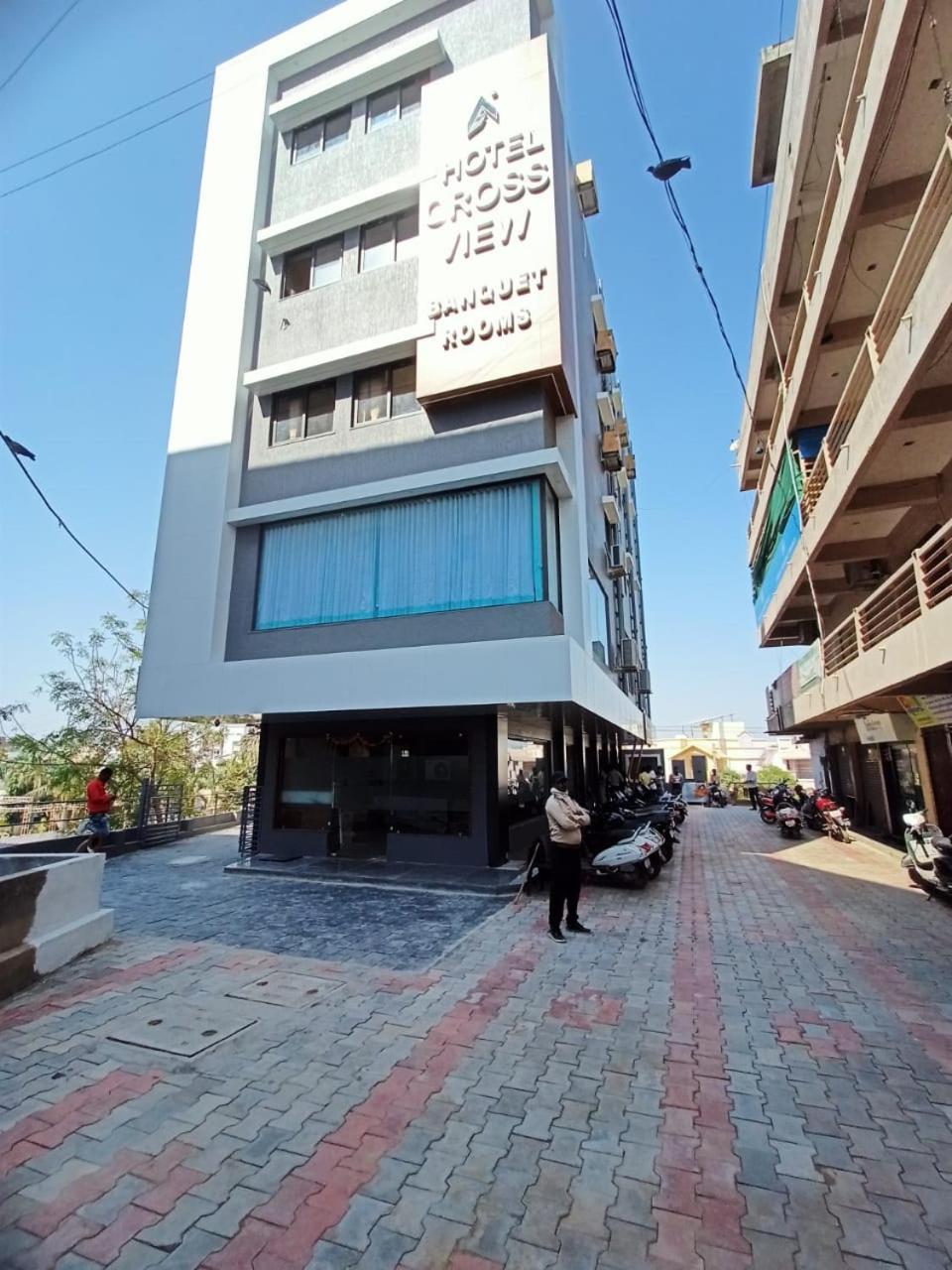 Hotel Crossview Palanpur Buitenkant foto