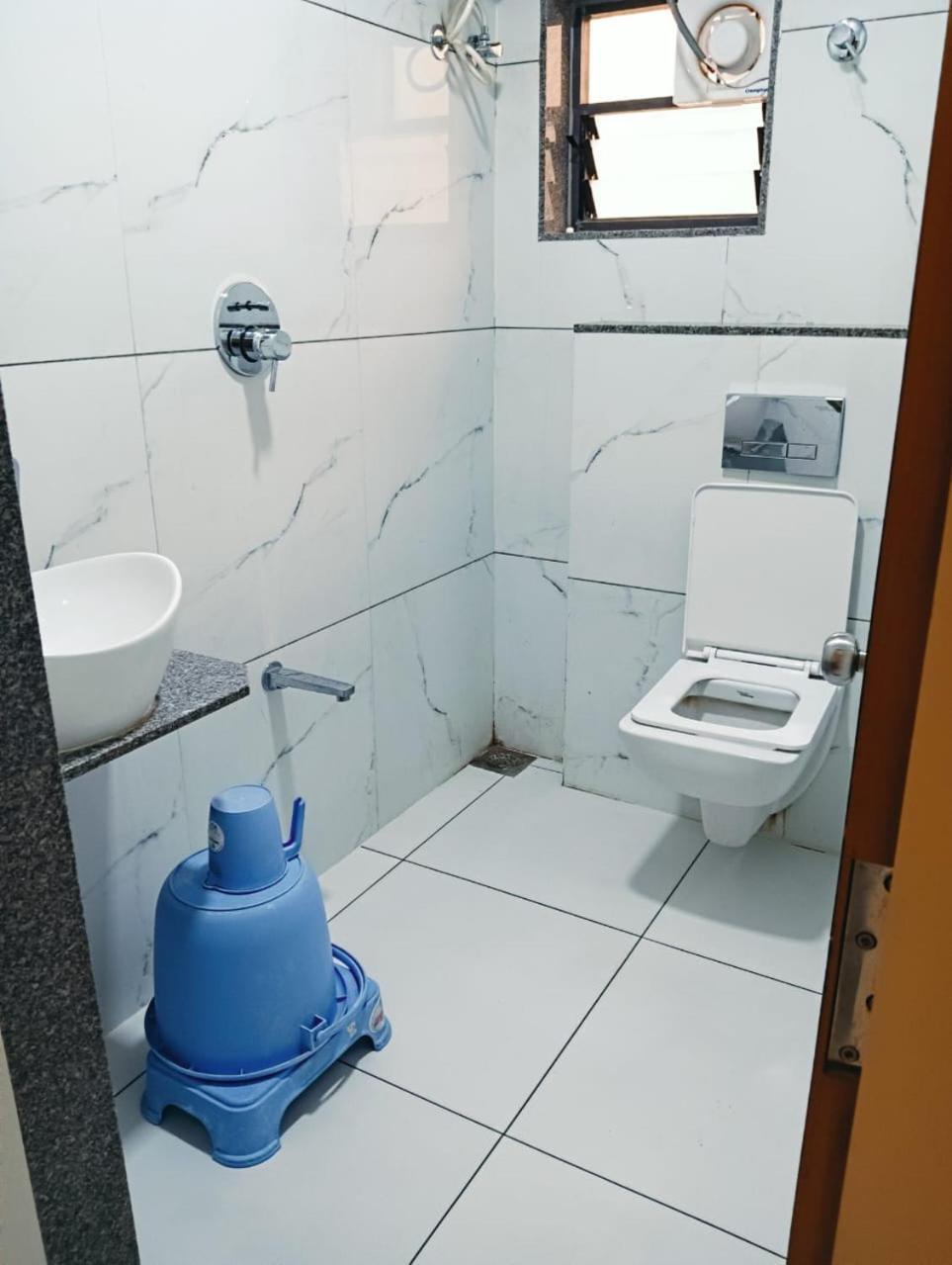 Hotel Crossview Palanpur Buitenkant foto