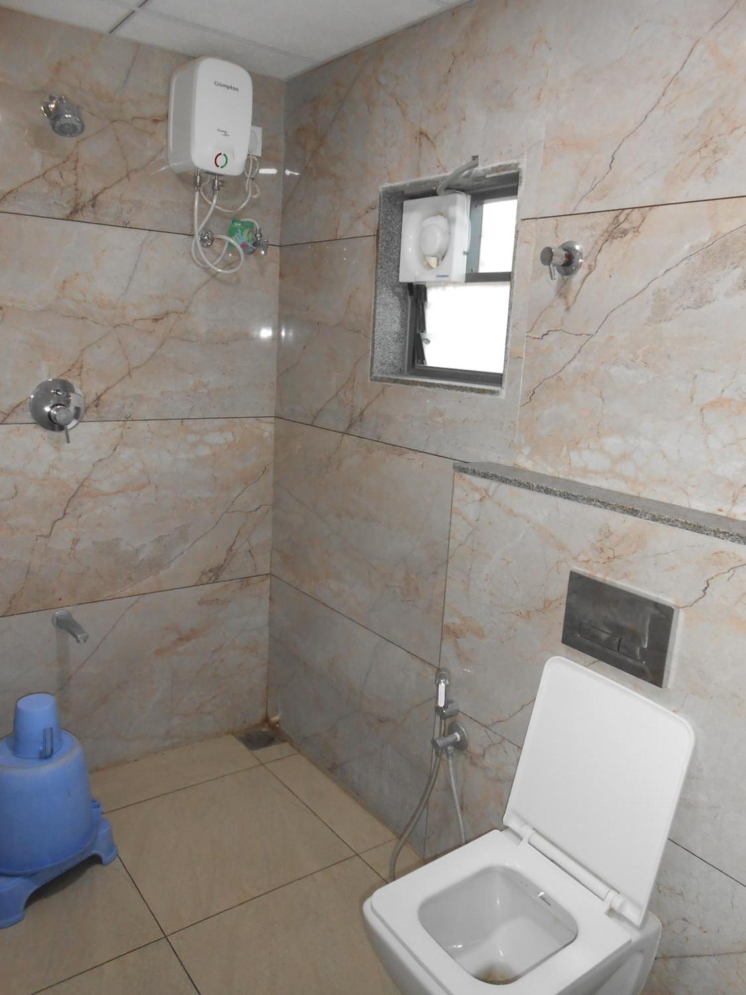 Hotel Crossview Palanpur Buitenkant foto