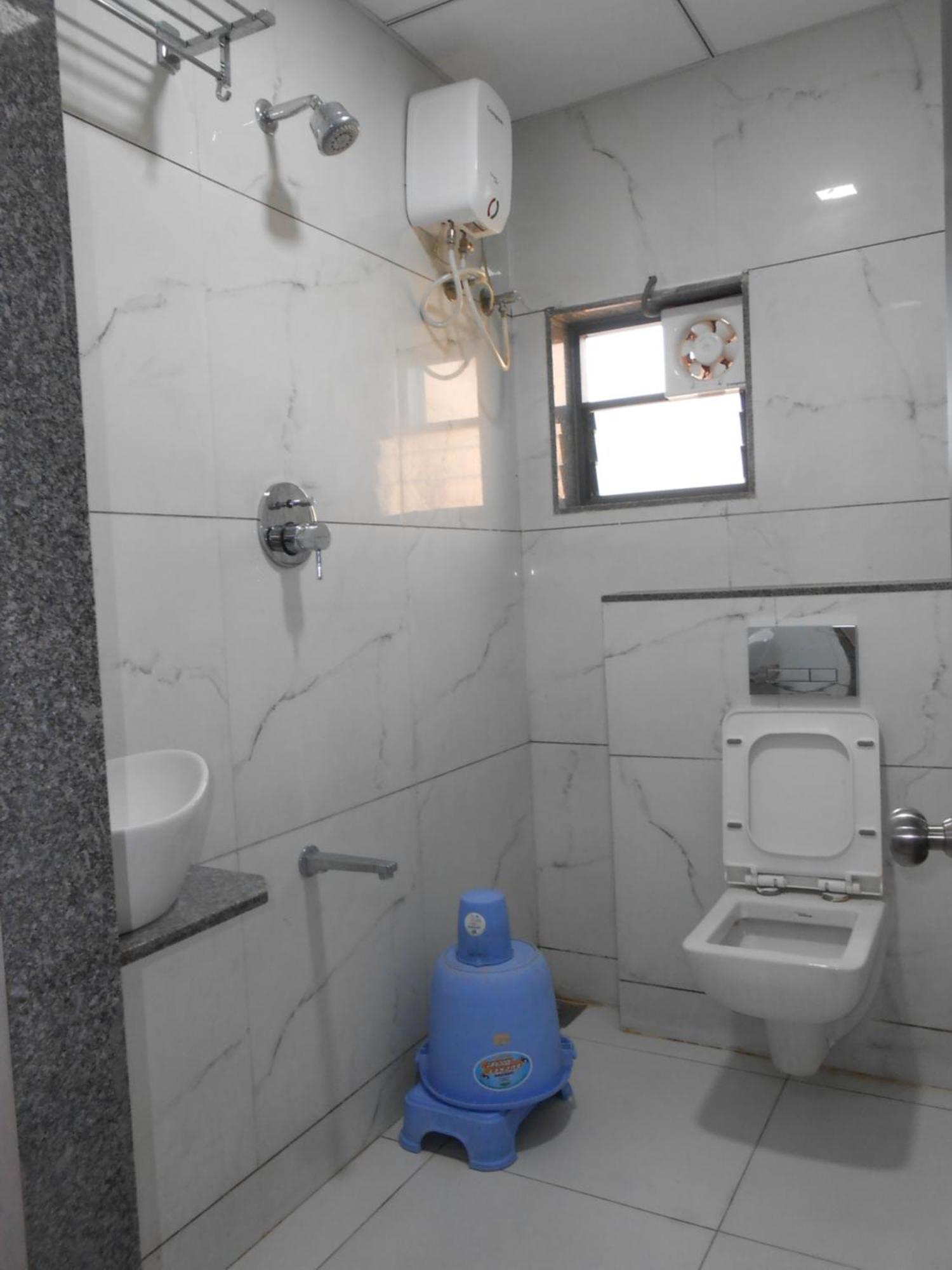 Hotel Crossview Palanpur Buitenkant foto